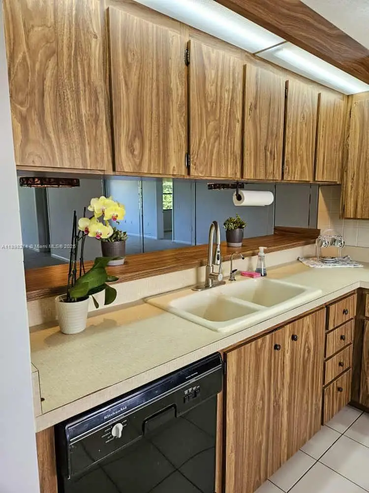 6085 Balboa Cir #403, Boca Raton, FL 33433 - Image #3