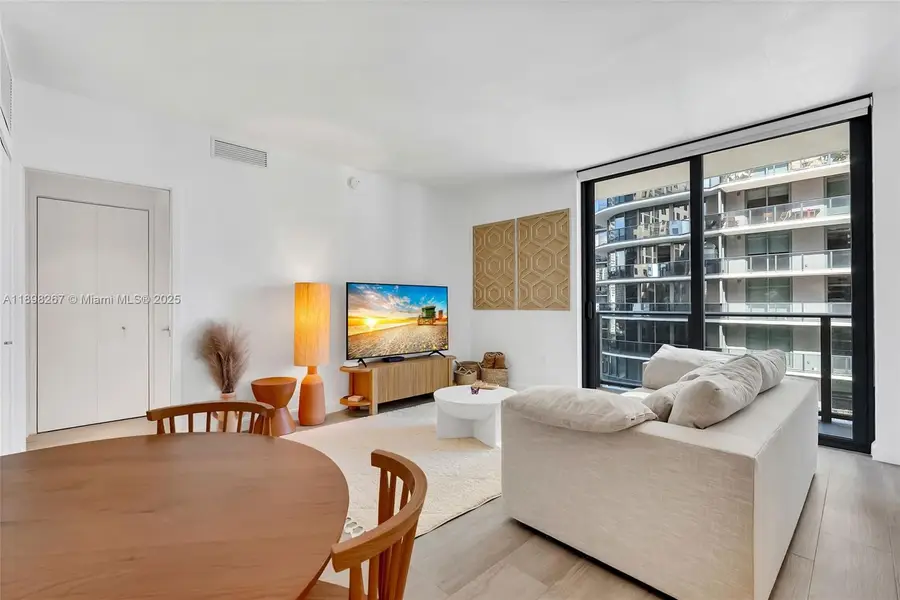 55 SW 9th St #1802, Miami, FL 33130 - Image #3