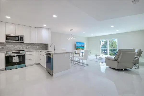 4770 NW 21st St #302, Lauderhill, FL 33313