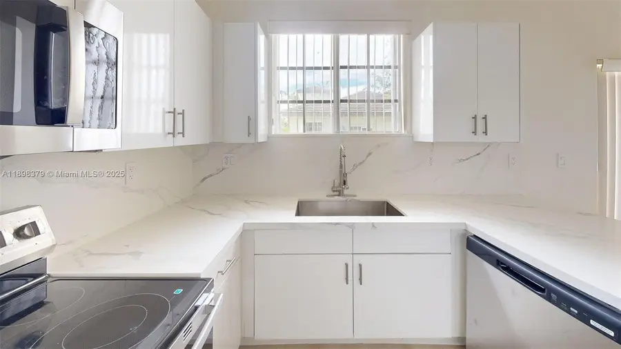 374 NE 27th Ave #201, Homestead, FL 33033 - Image #3