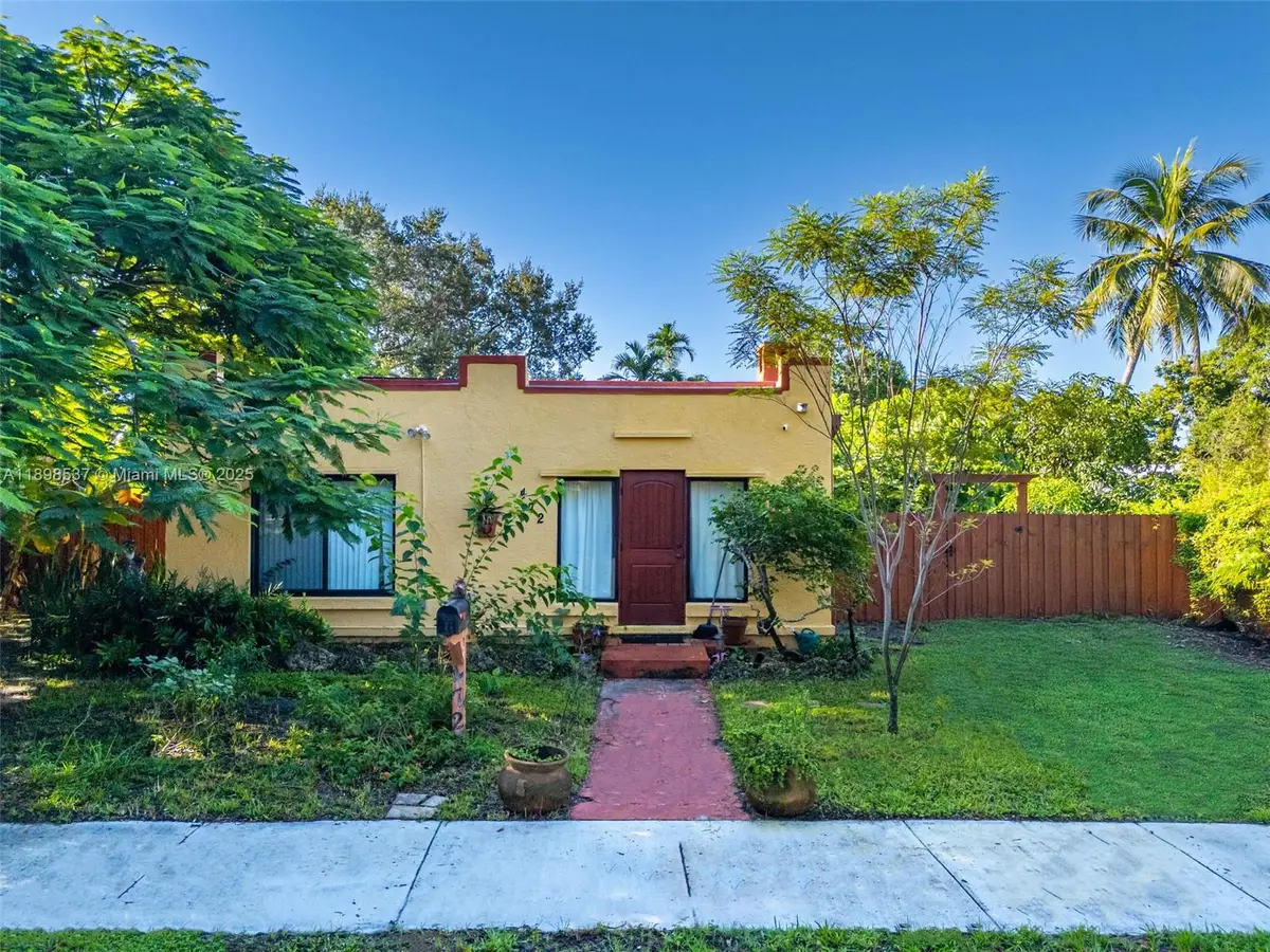 472 NE 130th St, North Miami, FL 33161 - Image #1