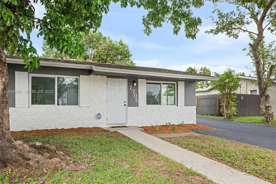 7705 Kimberly Blvd, North Lauderdale, FL 33068 - Image #2