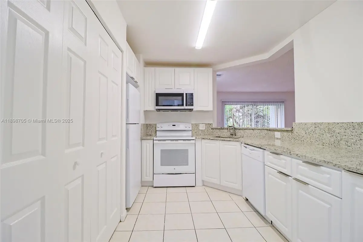 3453 NW 44th St #105, Oakland Park, FL 33309 - Image #1