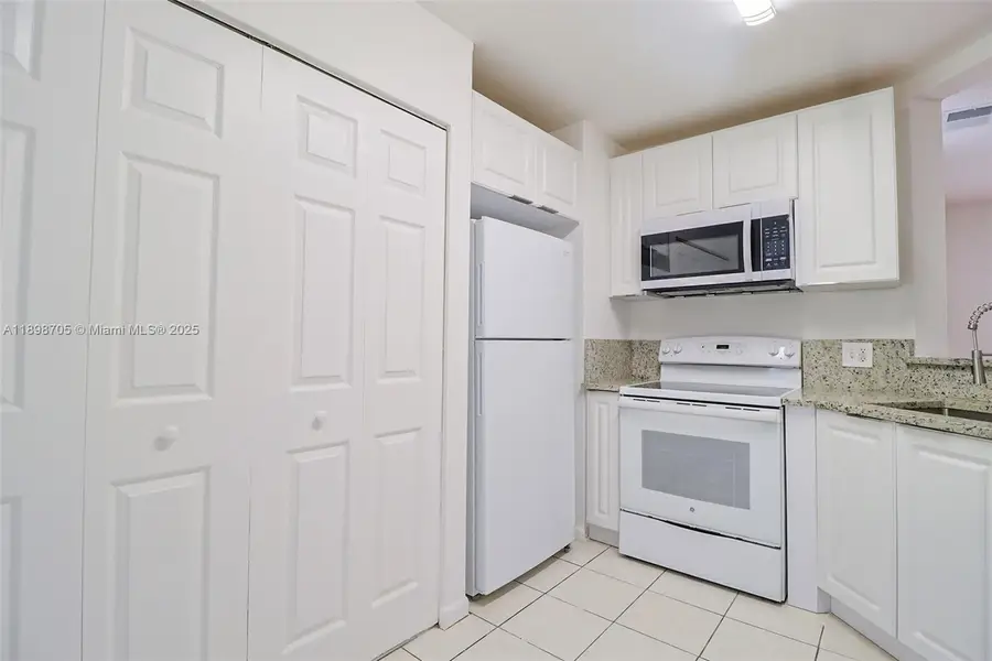 3453 NW 44th St #105, Oakland Park, FL 33309 - Image #2