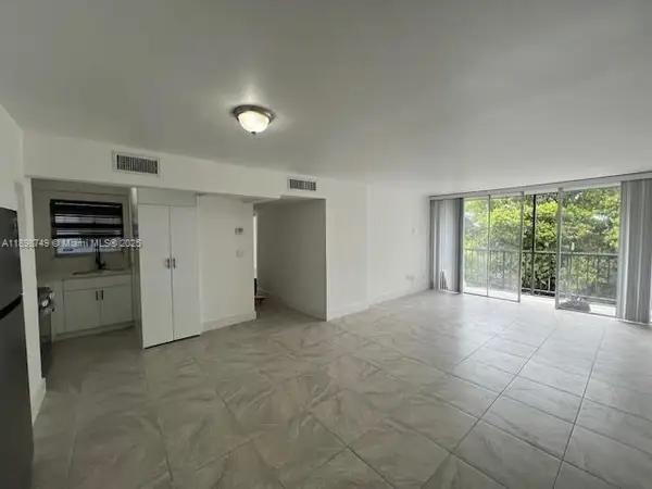 210 Fontainebleau Blvd #411, Miami, FL 33172