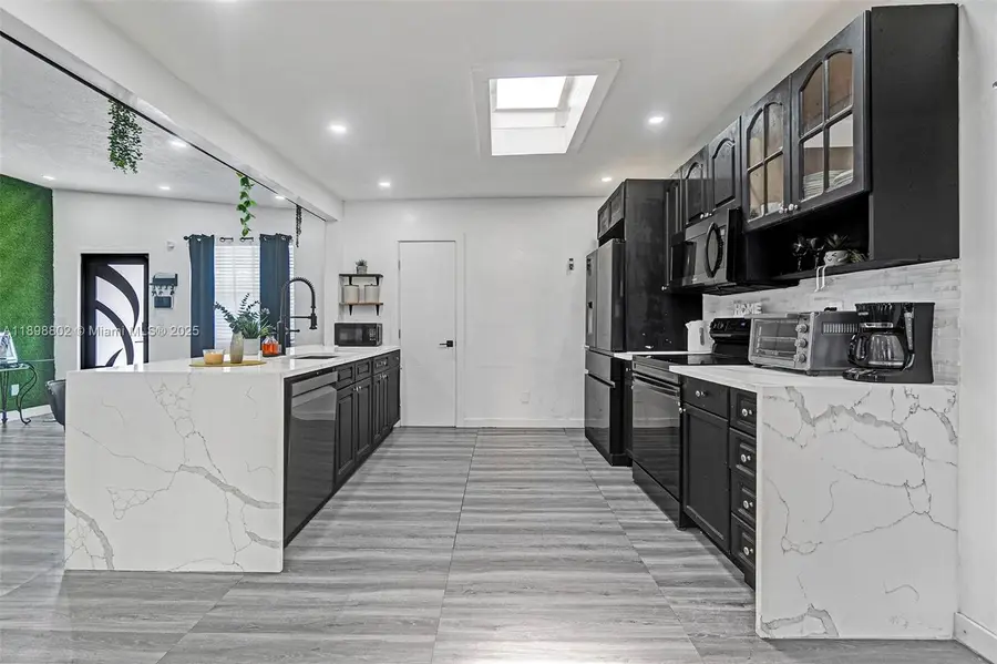 3325 SW 59th Ter, West Park, FL 33023 - Image #2