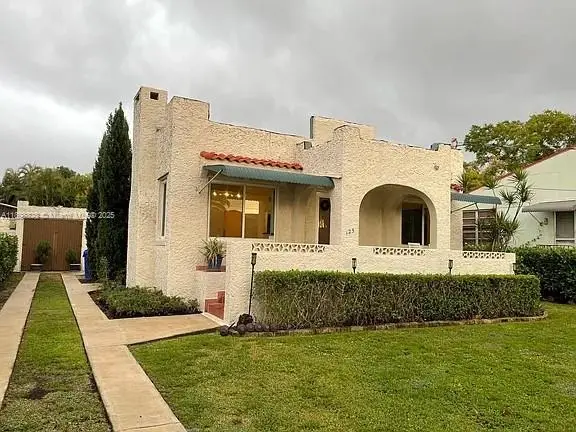 125 SW 32nd Ct Rd, Miami, FL 33135