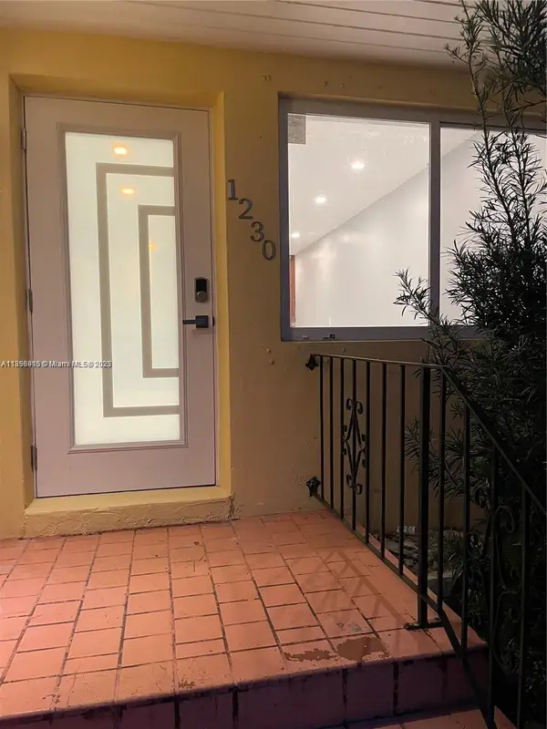 1230 NE 148th St, Miami, FL 33161