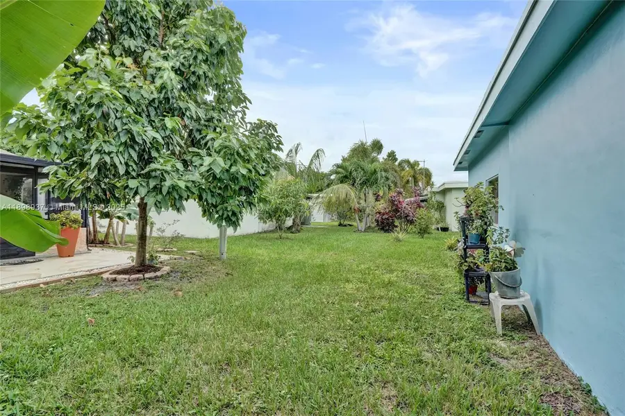 4914 NW 52nd Ct, Tamarac, FL 33319 - Image #3