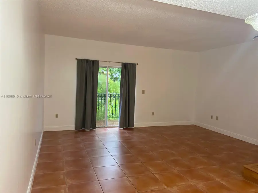 10030 Hammocks Blvd #203-3, Miami, FL 33196 - Image #2