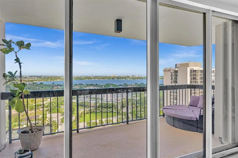 2425 Presidential Way #2003, West Palm Beach, FL 33401 - Image #2