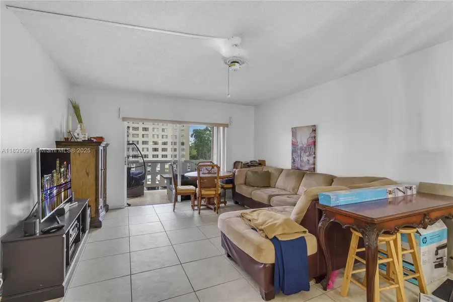 4350 Hillcrest Dr #314, Hollywood, FL 33021 - Image #3