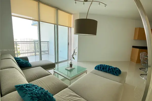 350 S Miami Ave #3811, Miami, FL 33130