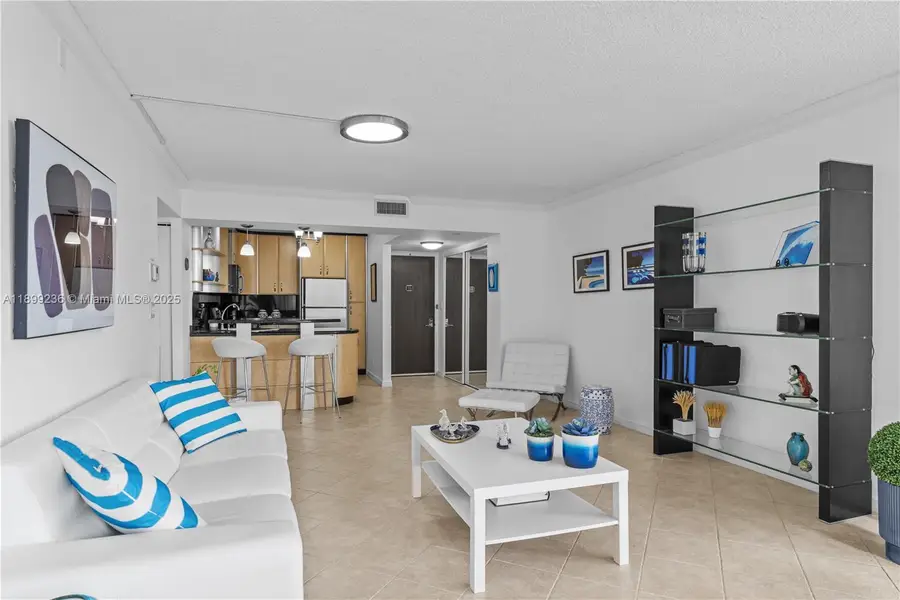 20379 W Country Club Dr #2039, Aventura, FL 33180 - Image #3