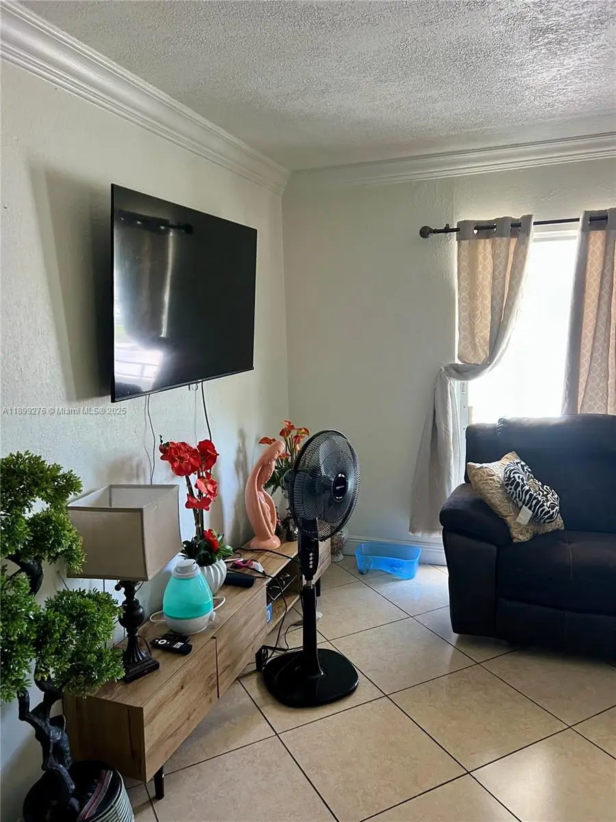 855 W 29th St #11, Hialeah, FL 33012 - Image #3