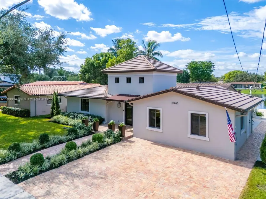 14940 Egan Ln, Miami Lakes, FL 33014 - Image #2