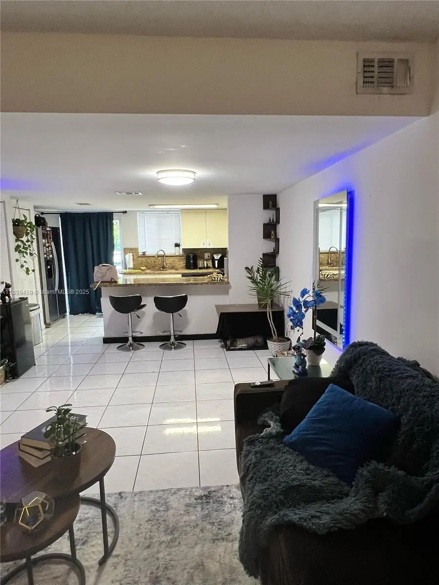 431 NW 82nd Ave #909, Miami, FL 33126 - Image #2