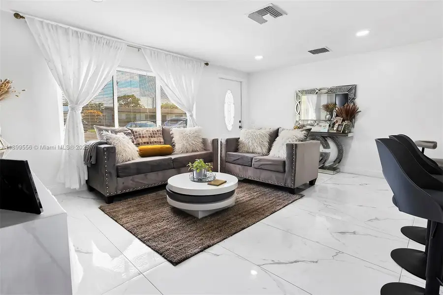 6108 NW 8th St, Margate, FL 33063 - Image #2