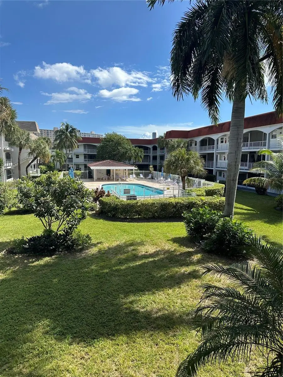 581 Blue Heron Dr #208-B, Hallandale Beach, FL 33009 - Image #3