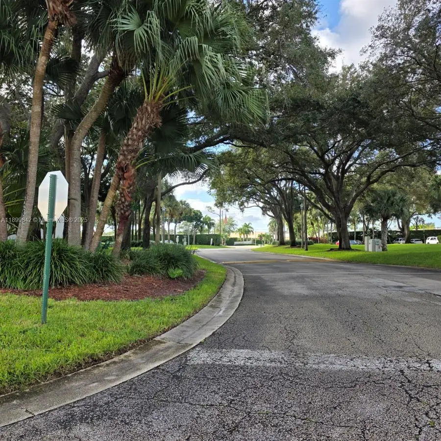 6073 Balboa Cir #204, Boca Raton, FL 33433 - Image #3