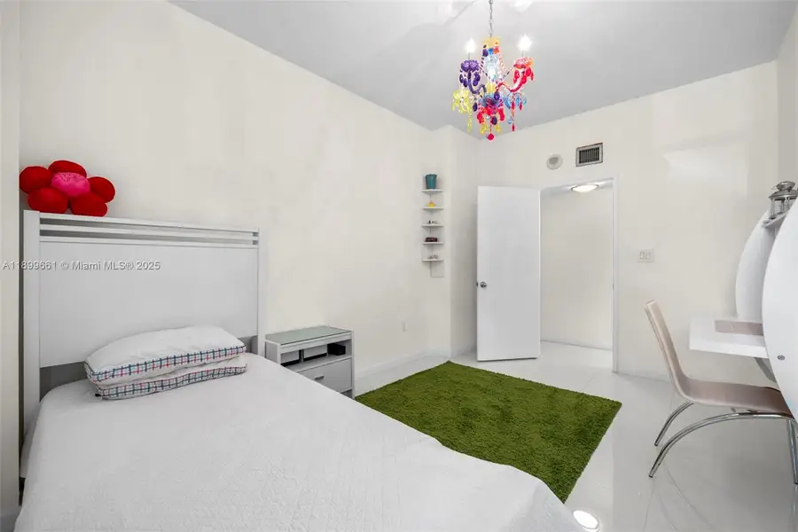 3731 N Country Club Dr #127, Aventura, FL 33180 - Image #2