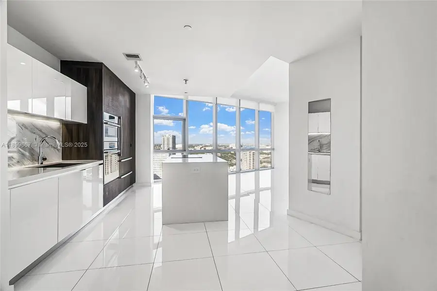 851 NE 1st Ave #2802, Miami, FL 33132 - Image #3