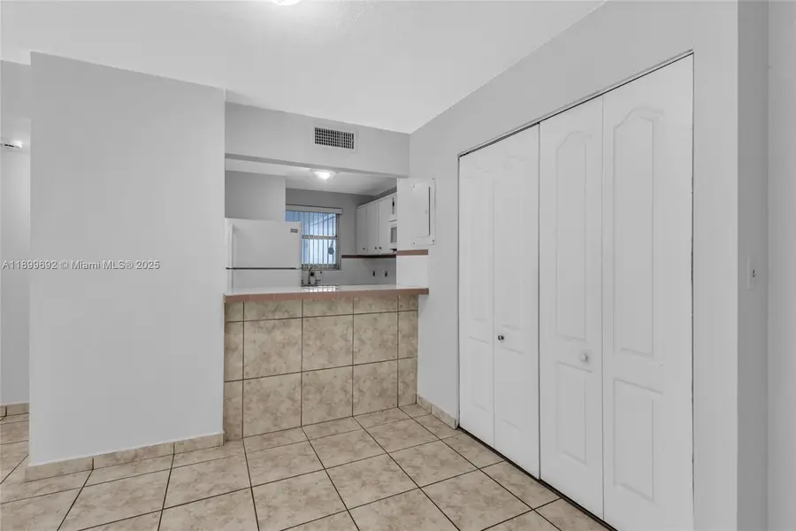 210 Fontainebleau Blvd #210, Miami, FL 33172 - Image #2