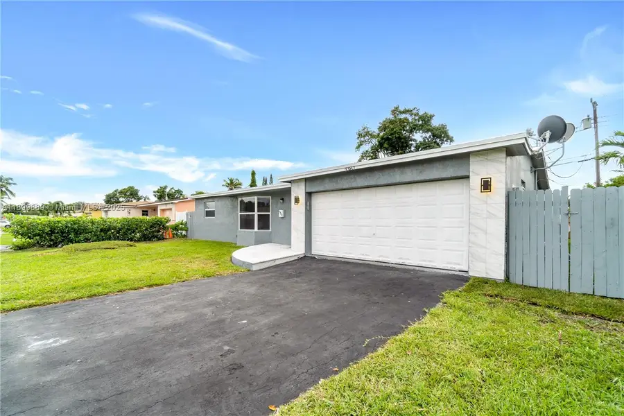 3961 NW 34th Ave, Lauderdale Lakes, FL 33309 - Image #2