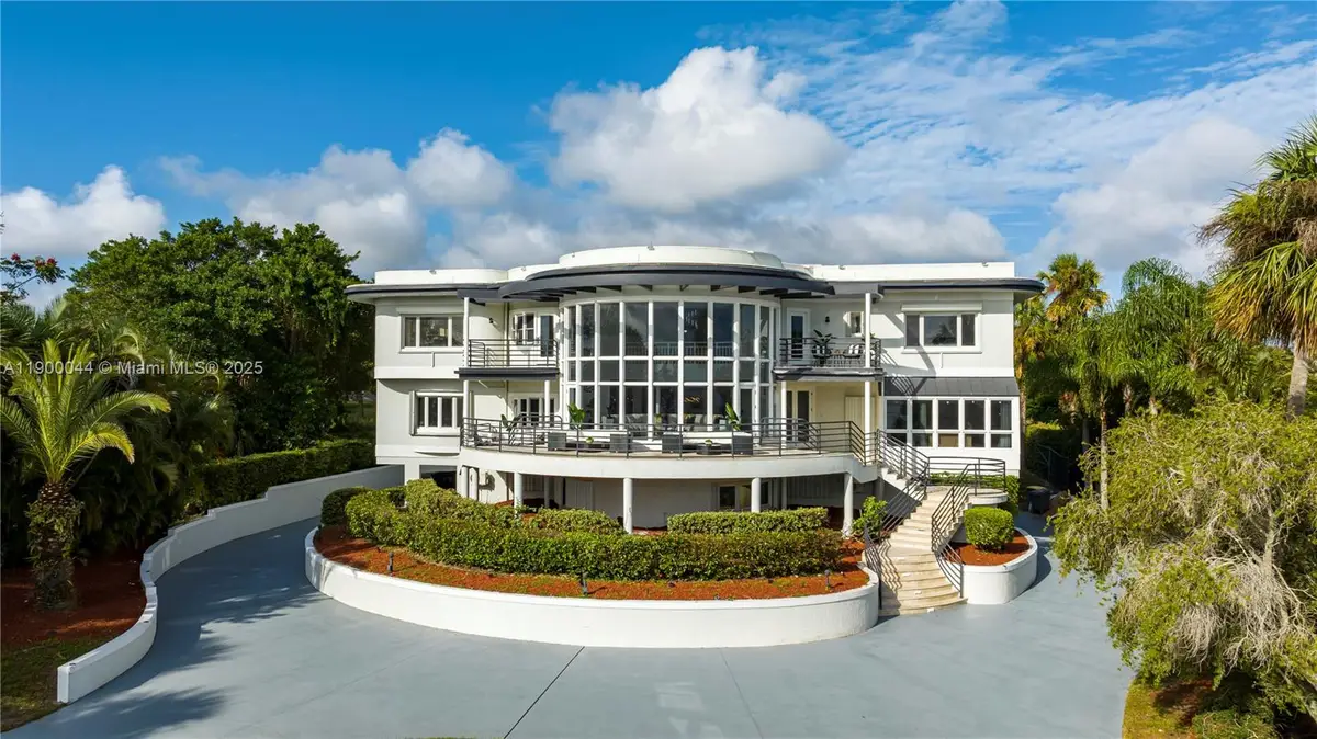 2827 S Indian River Dr, Fort Pierce, FL 34982 - Image #1