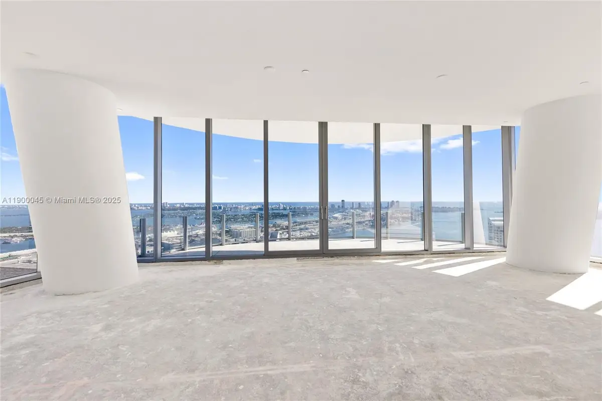 300 Biscayne Boulevard Way #5201E, Miami, FL 33131 - Image #1