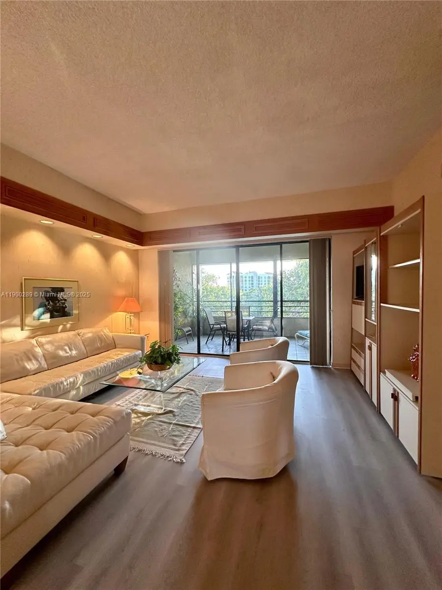 7472 La Paz Blvd #301, Boca Raton, FL 33433 - Image #2