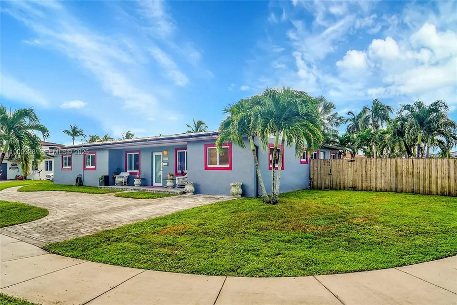 8370 NW 185th St, Hialeah, FL 33015 - Image #2