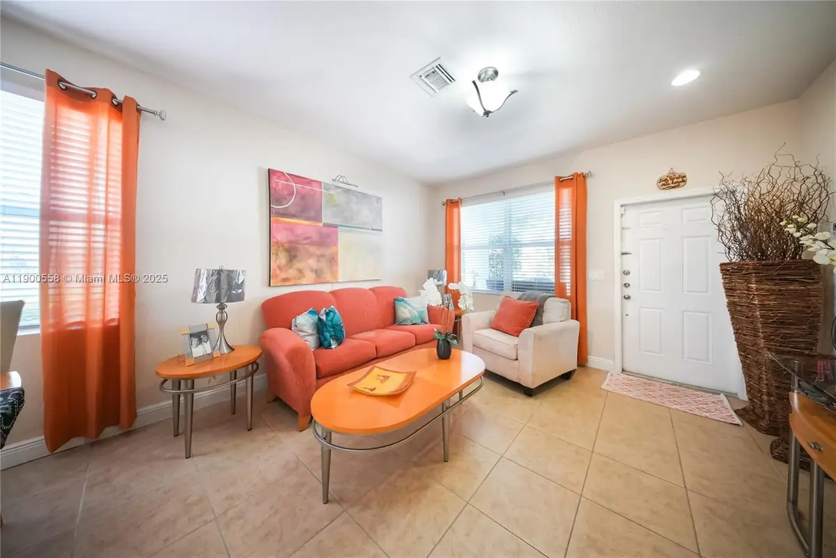 3076 SE 4th Ct, Homestead, FL 33033 - Image #1