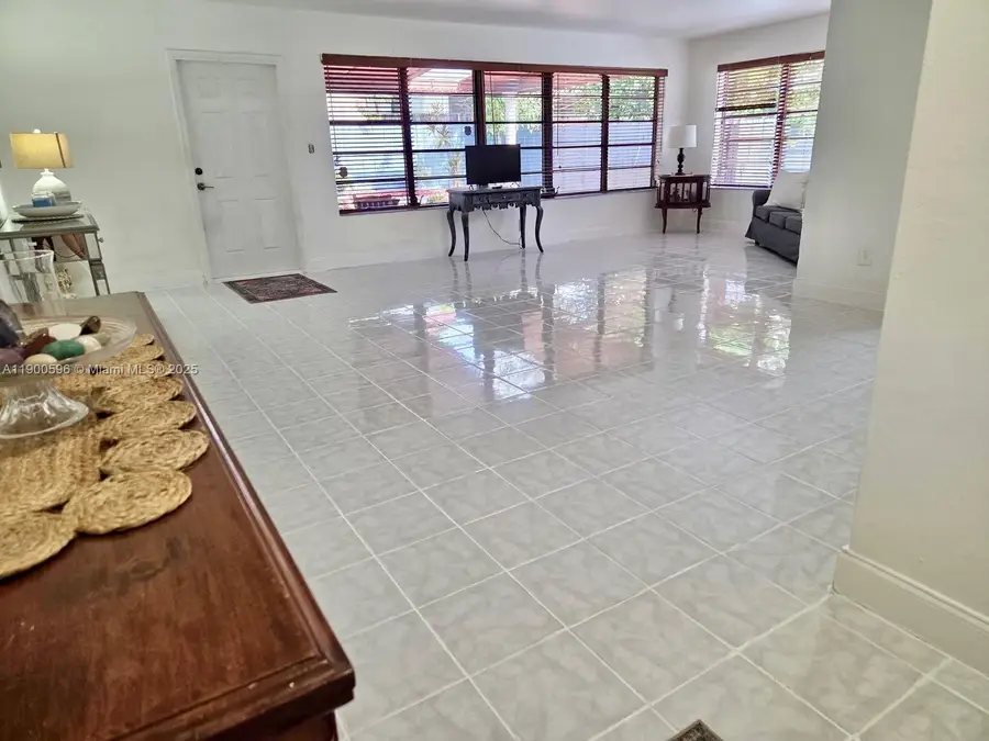 12890 NE Miami Ct, North Miami, FL 33161 - Image #2