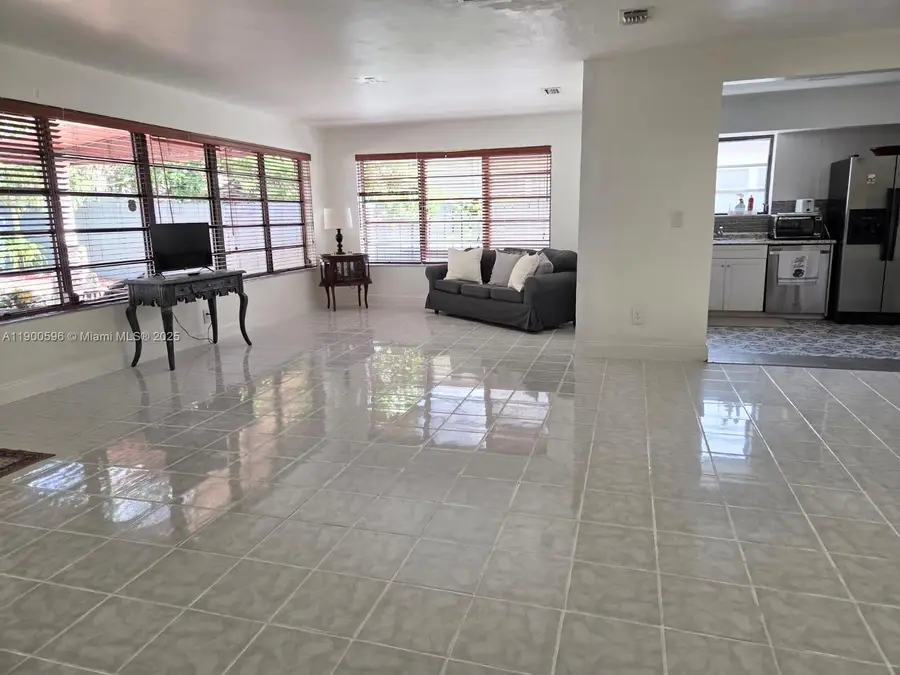12890 NE Miami Ct, North Miami, FL 33161 - Image #3