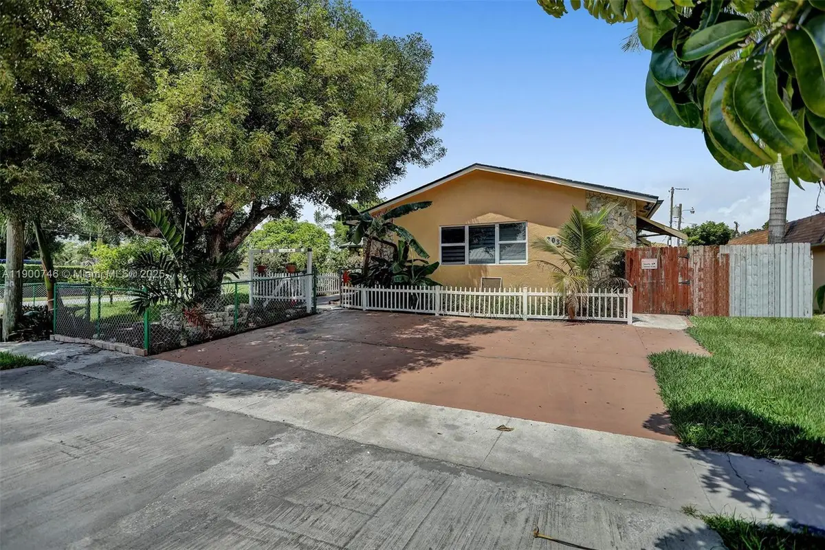 201 NE 2nd Ave, Dania Beach, FL 33004 - #1