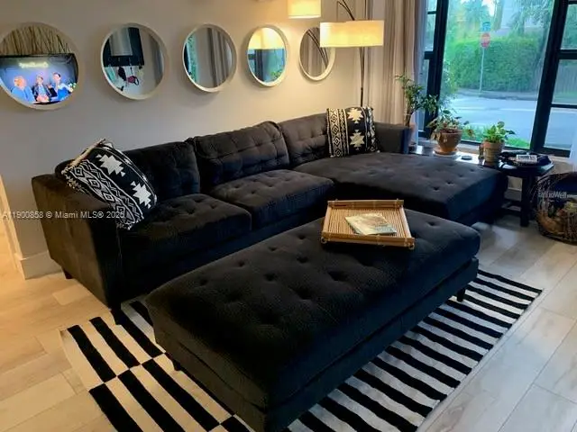 2 NE 44 St, Miami, FL 33137 - Image #1