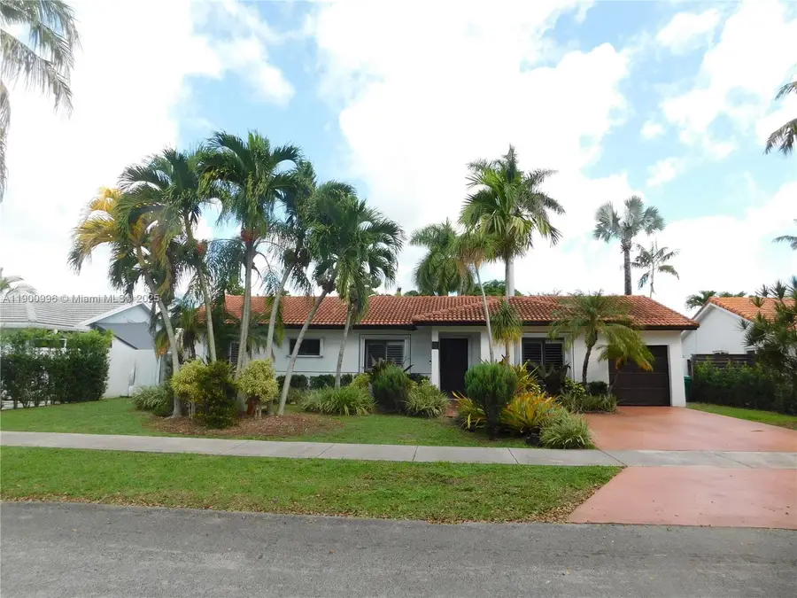 12925 SW 207th Ln, Miami, FL 33177 - Image #2