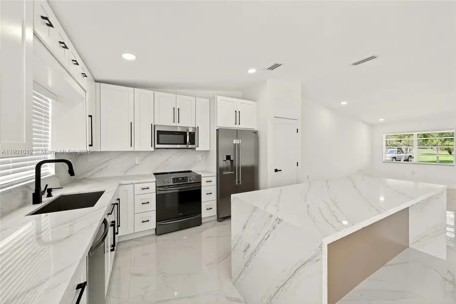 5913 SW 112th Ter, Cooper City, FL 33330 - Image #2