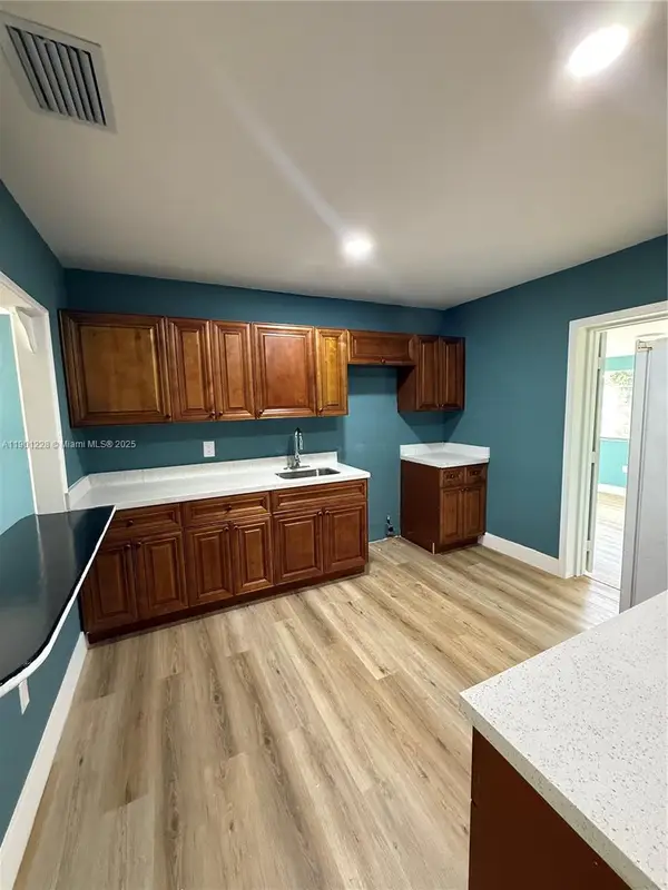 2409 SE 2nd Ave Se, Vero Beach, FL 32962