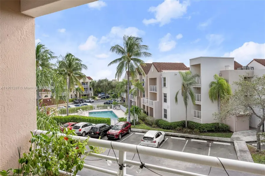 2731 Ocean Club Blvd #301, Hollywood, FL 33019 - Image #2