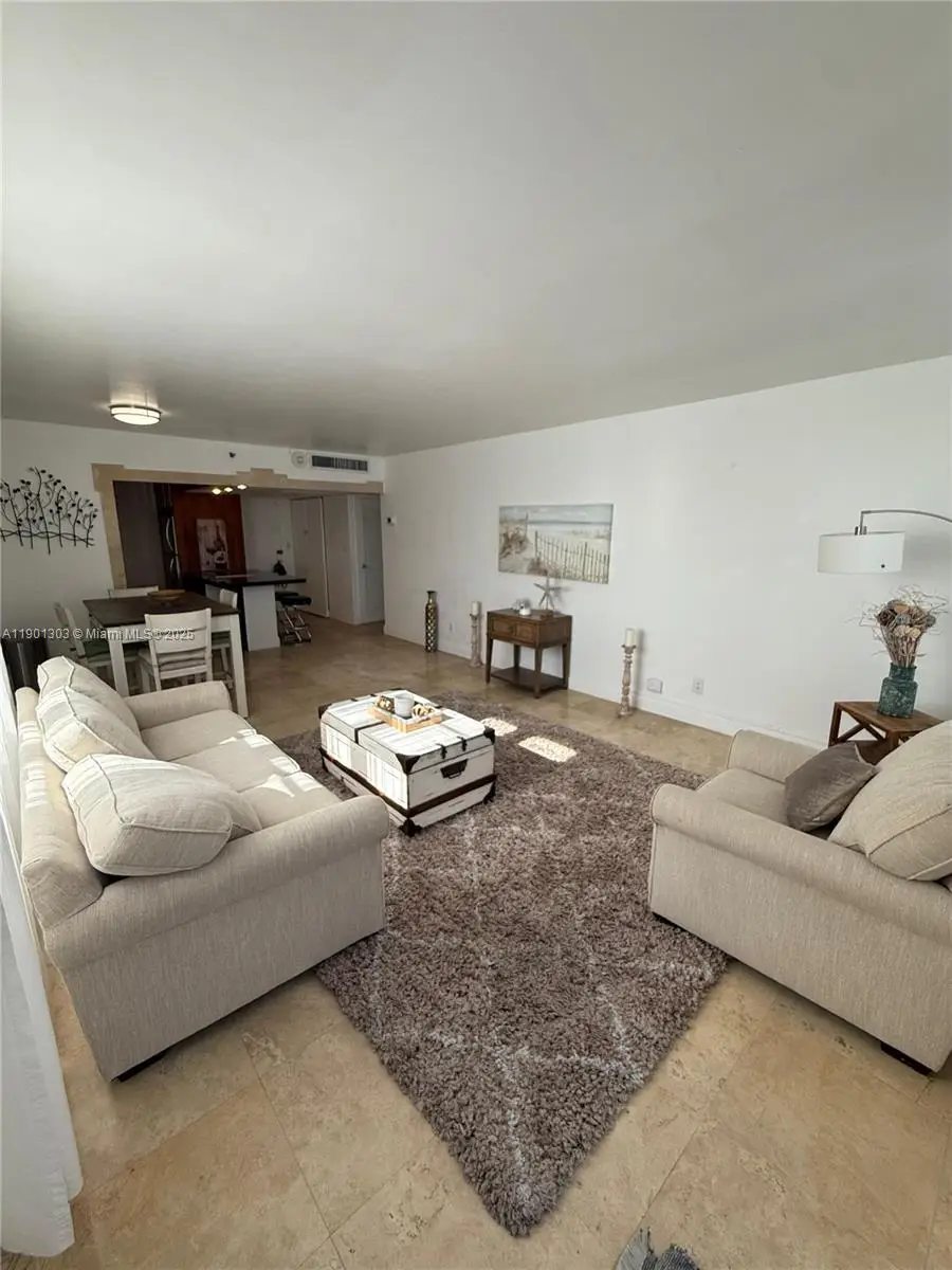 100 Lincoln Rd #1111, Miami Beach, FL 33139 - #3