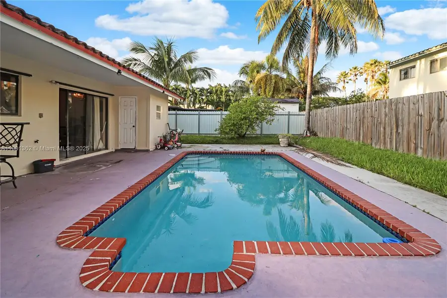 15255 SW 99th Ct, Miami, FL 33157 - Image #2