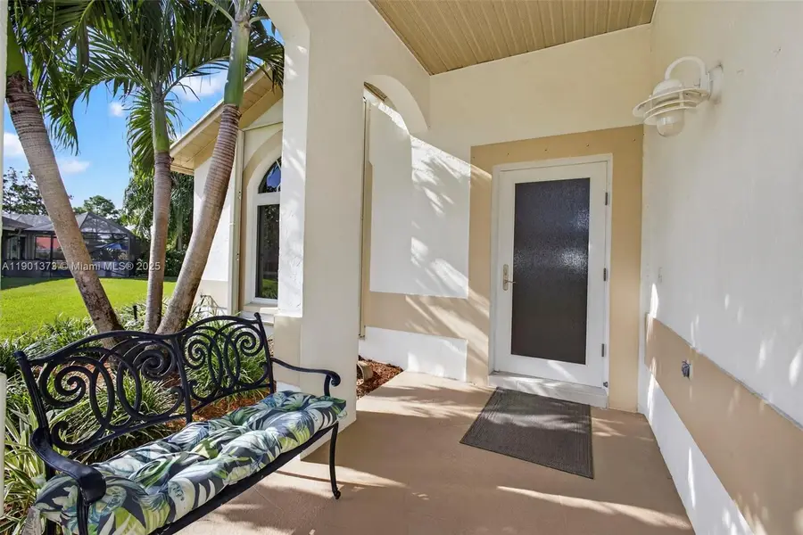 112 Camelot Ct, Royal Palm Beach, FL 33411 - Image #3