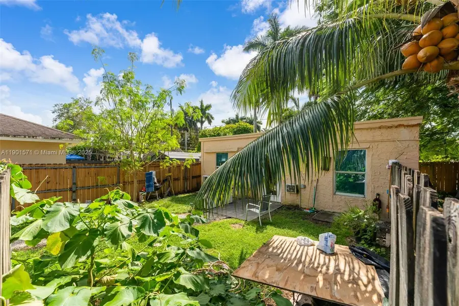 222 NW 14th St, Homestead, FL 33030 - Image #2