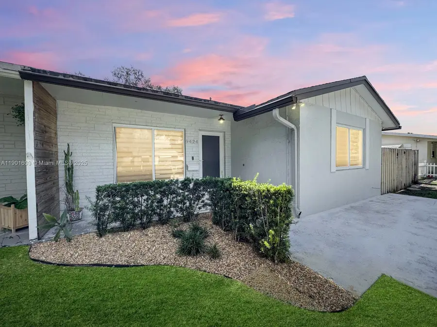 9424 SW 52nd St, Cooper City, FL 33328 - Image #2