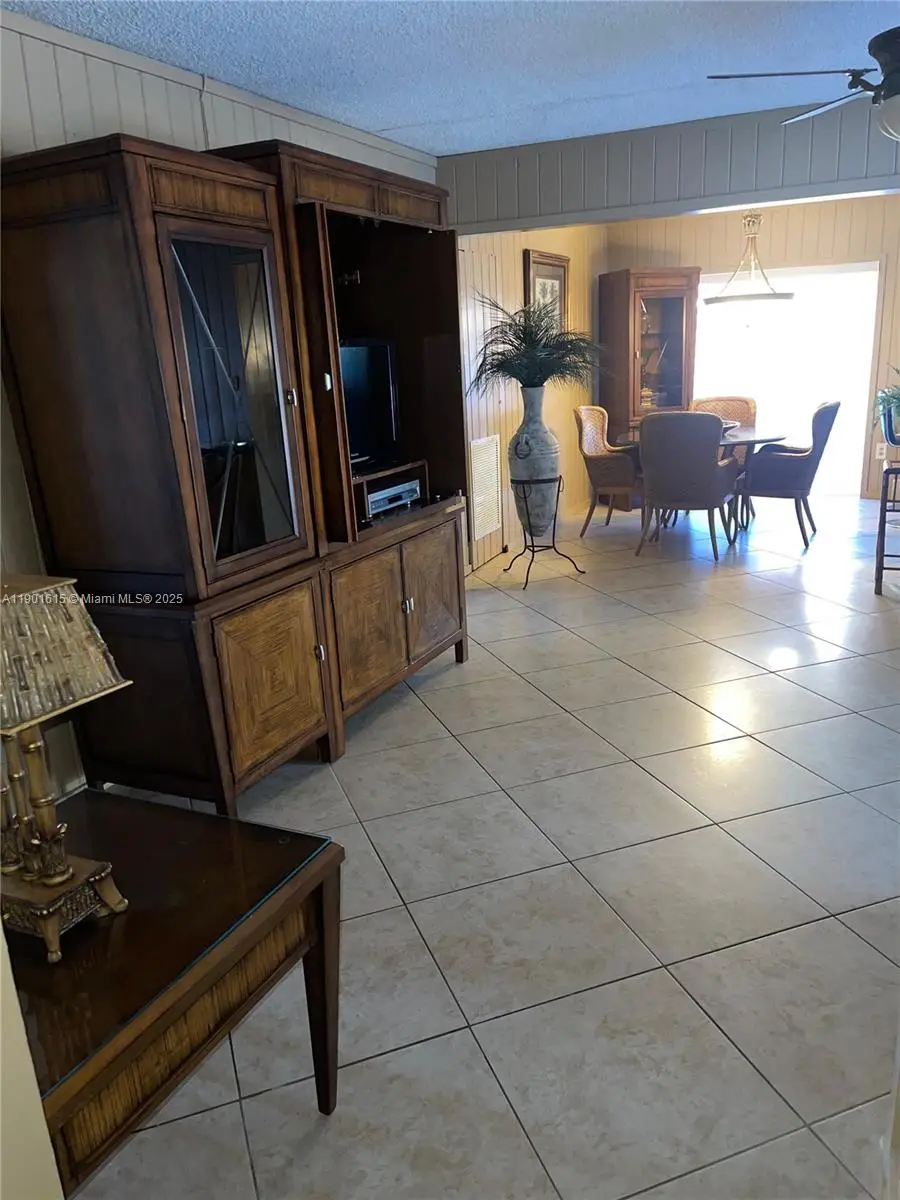 6510 Park St, Hollywood, FL 33024 - Image #2