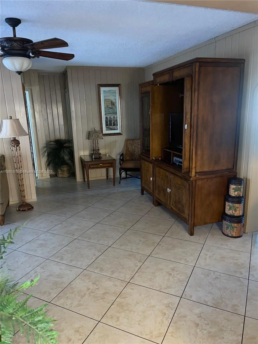 6510 Park St, Hollywood, FL 33024 - Image #3