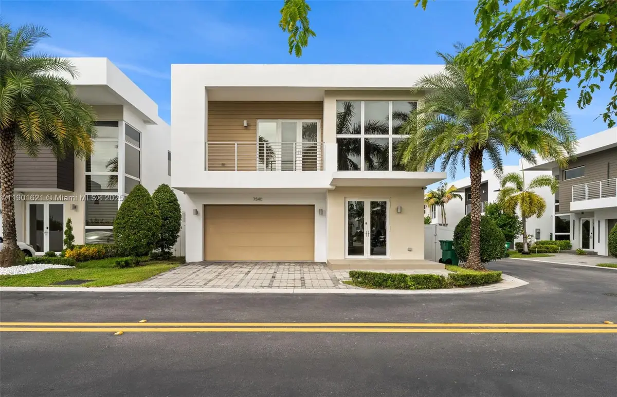 7540 NW 97th Pl, Doral, FL 33178 - Image #1
