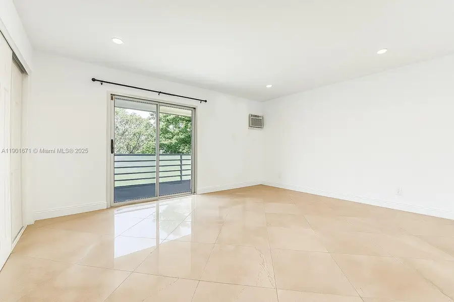 390 Tilford R #R 390, Deerfield Beach, FL 33442 - Image #3